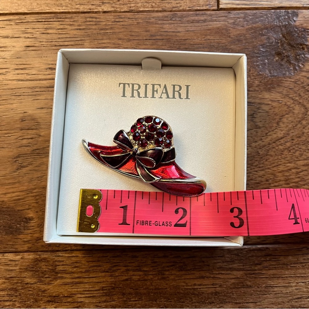 Red Hat Rhinestone Brooch - Picture 7 of 8